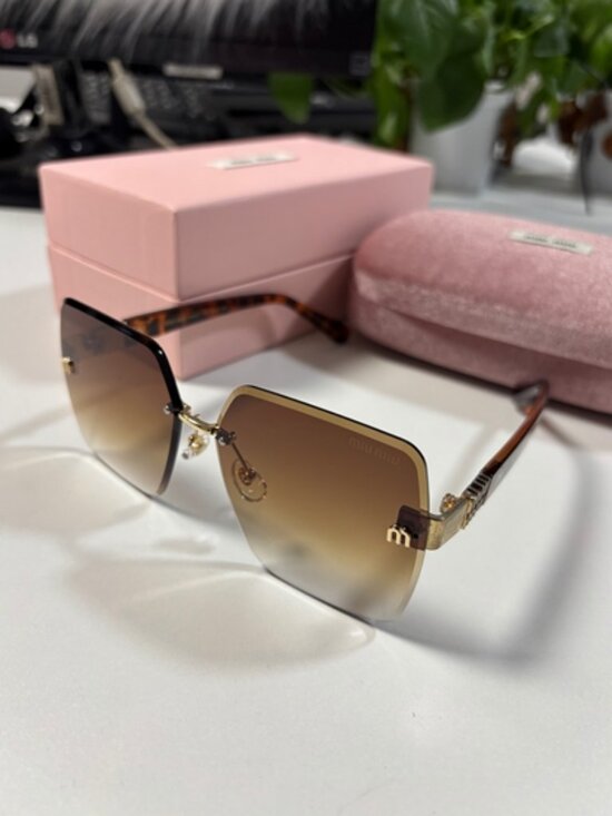 MIU MIU women\'s fashion sunglasses main image 9